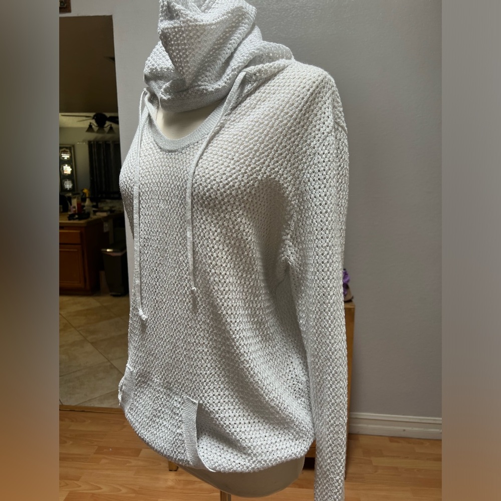 Charming Charlie’s C white silver metallic knit TOP size XL layering